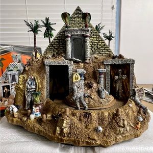 Lemax Spooky Town Mummy Set!!